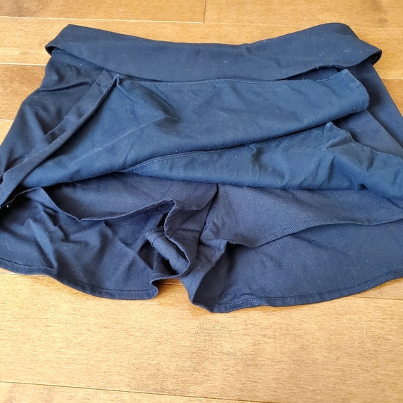 Aritzia Talula black skort - Picture 4 of 6